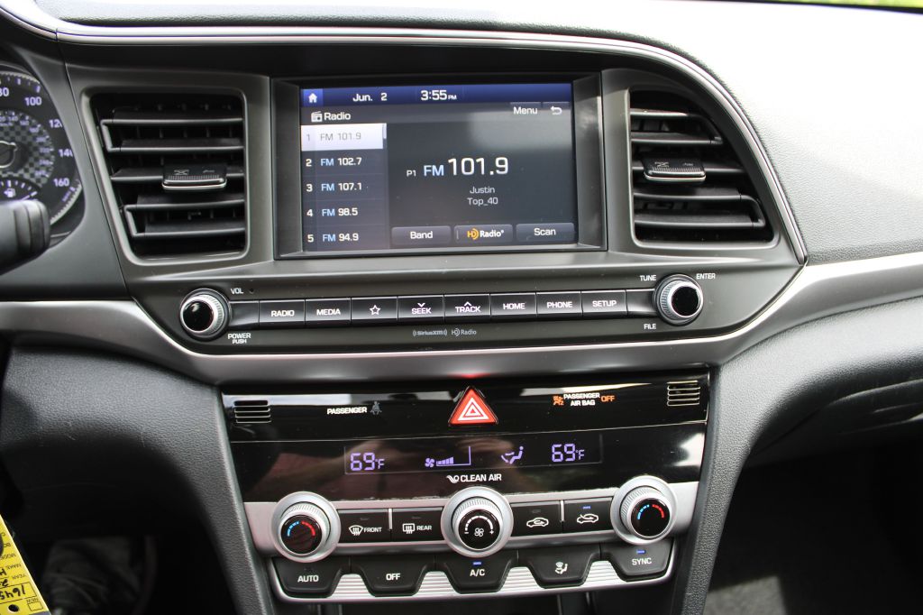 2020 Hyundai ELANTRA SEL