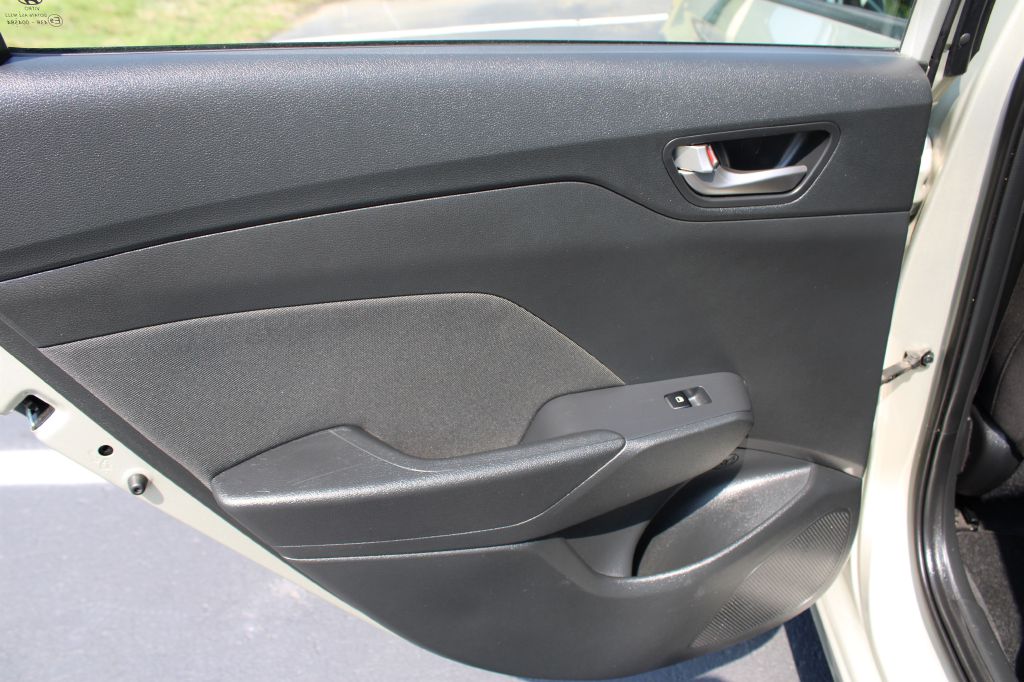 2020 Hyundai ACCENT SE