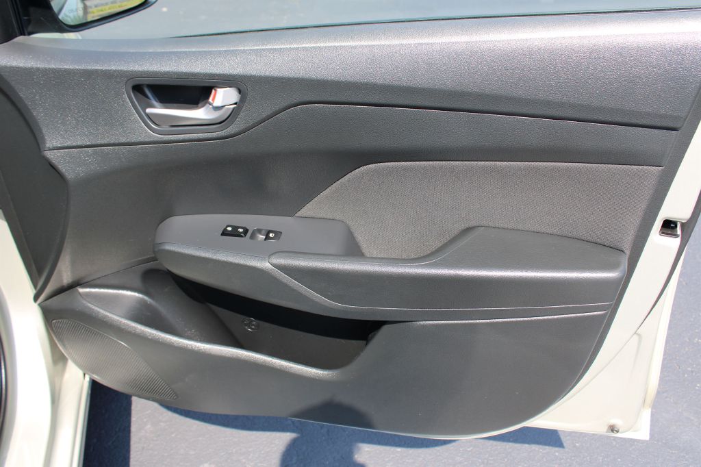 2020 Hyundai ACCENT SE