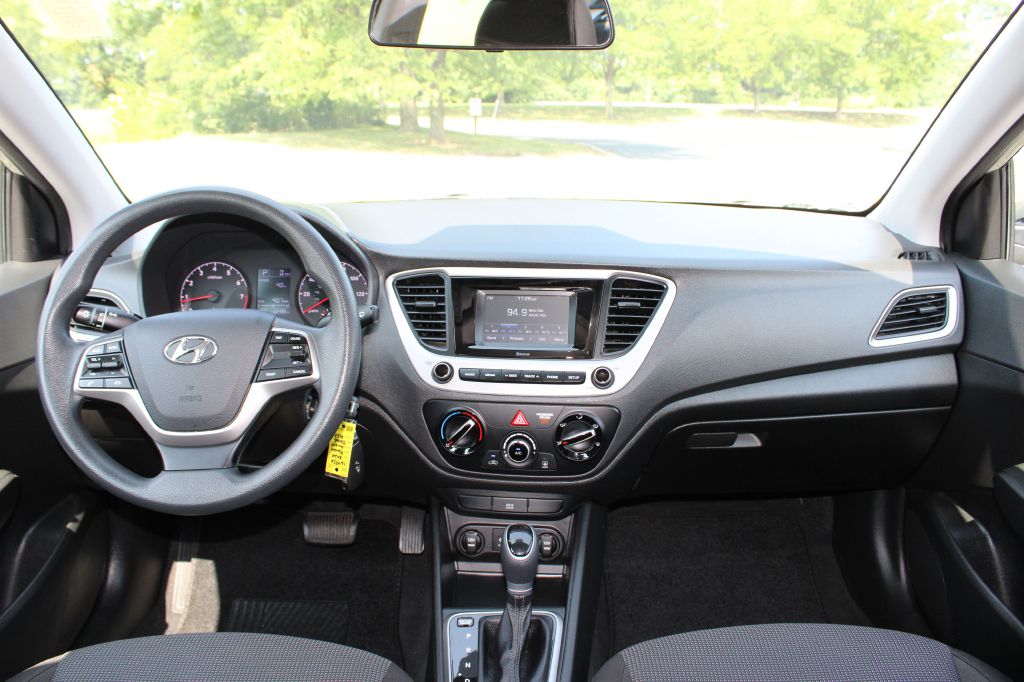 2020 Hyundai ACCENT SE