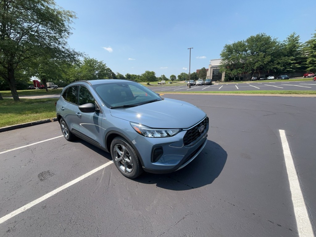 2025 Ford ESCAPE ST LINE