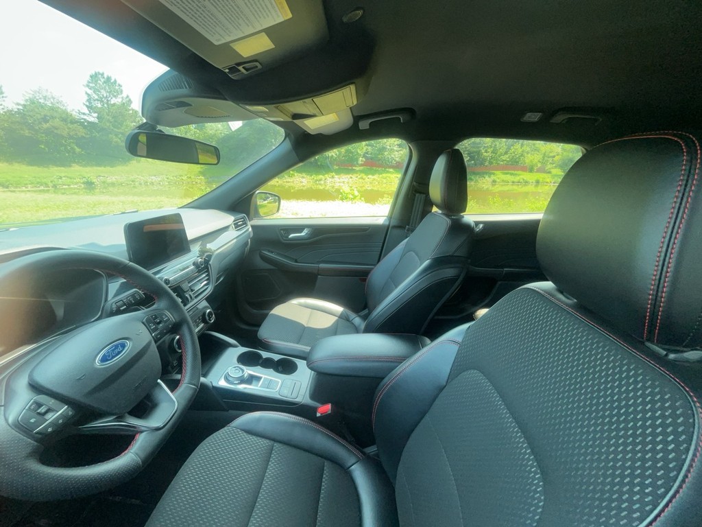 2025 Ford ESCAPE ST LINE