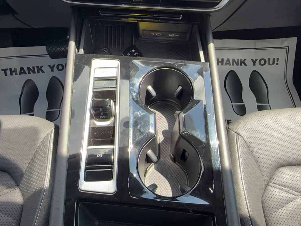 2025 Volkswagen ATLAS SE