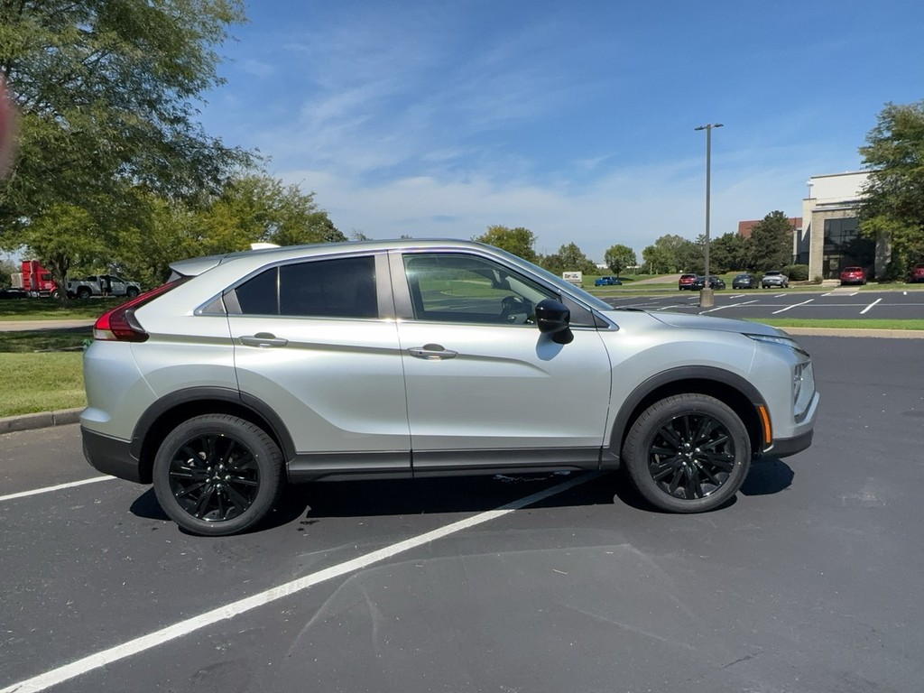 2024 Mitsubishi ECLIPSE CROSS LE