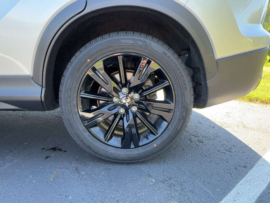 2024 Mitsubishi ECLIPSE CROSS LE
