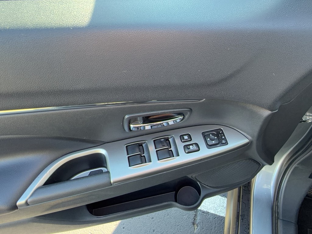 2025 Mitsubishi OUTLANDER SPORT S