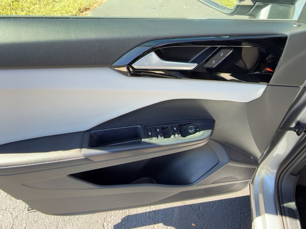 2025 Volkswagen TAOS S